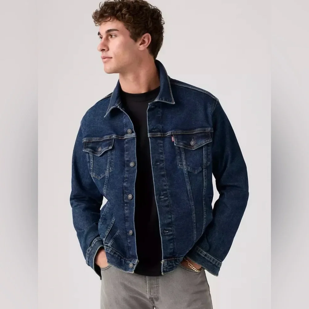 Levi’s Trucker Jacket New Medium Wash Standard Fit Sz XL
